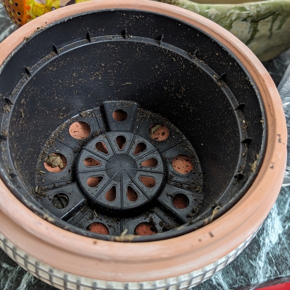 🌿 Clay pot with planter pot with holes - Picture 2 of 2